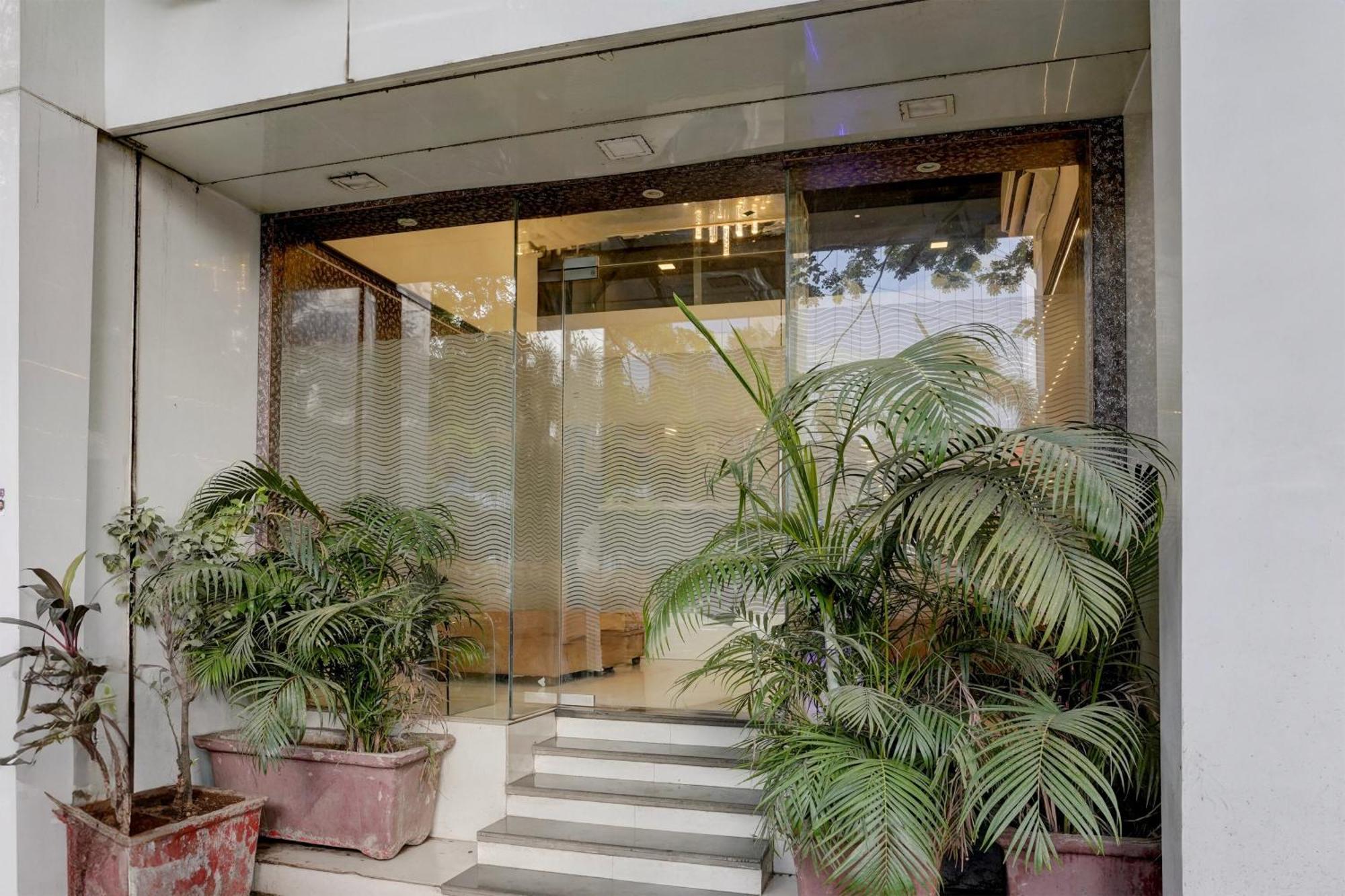 Hotel O Golden Star Mumbai Exterior photo