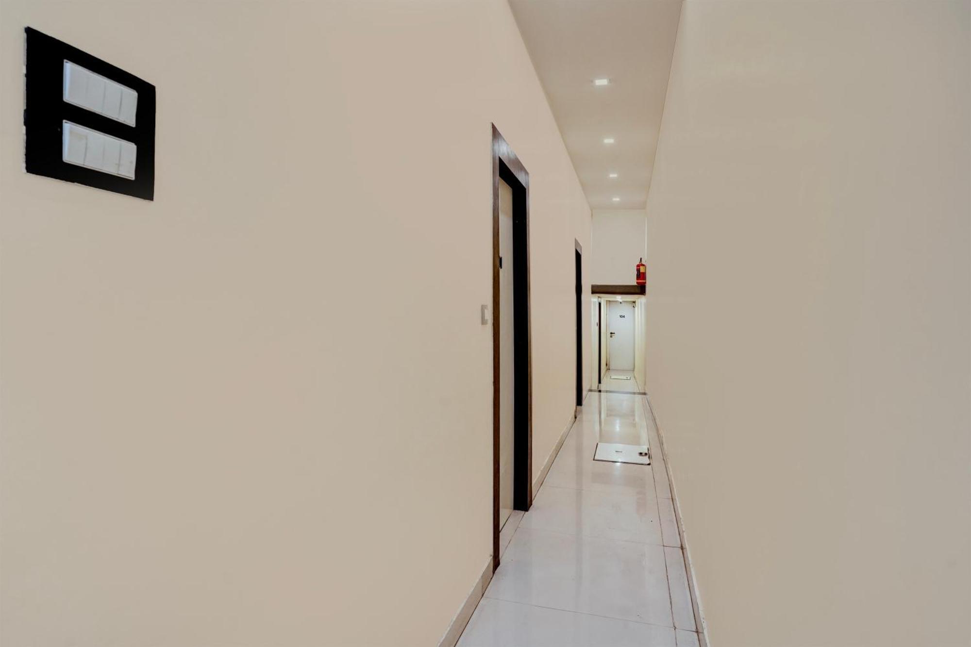 Hotel O Golden Star Mumbai Exterior photo